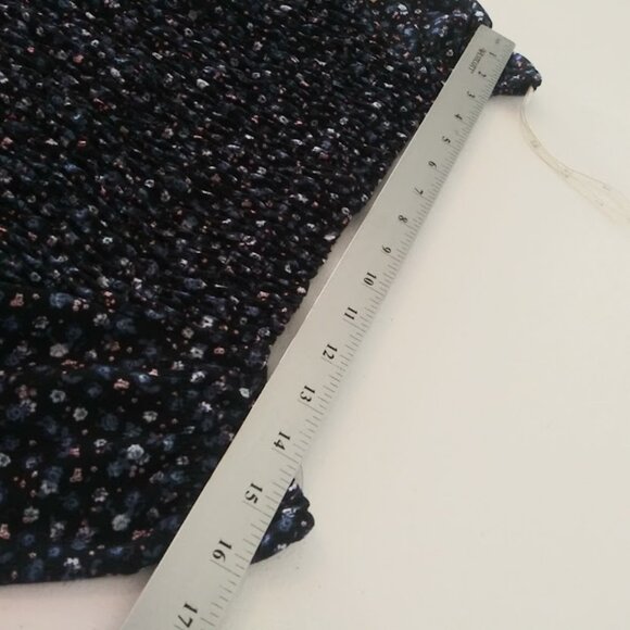 Iris women's size M black floral long sleeve smocked top - Picture 10 of 14